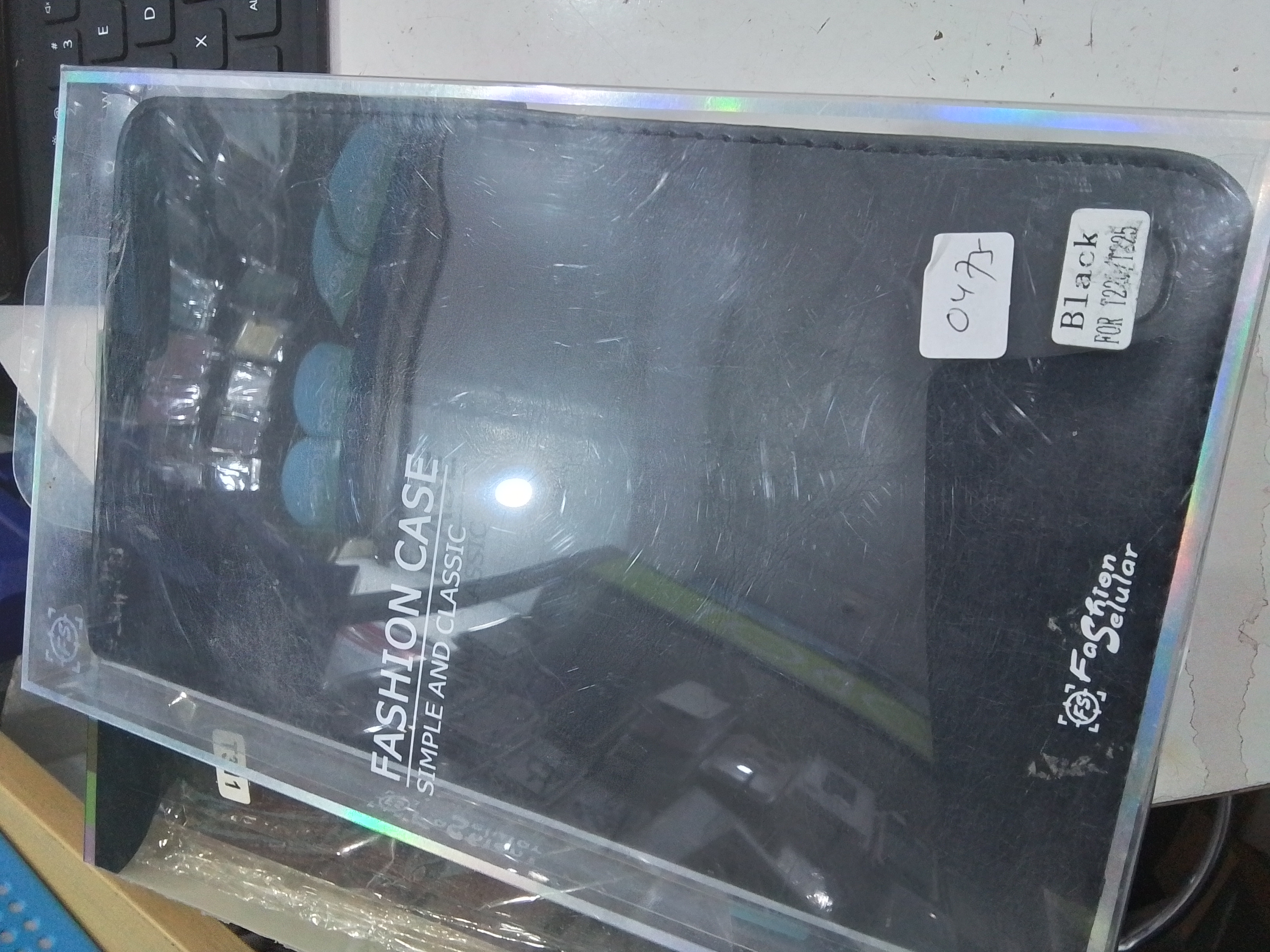 0475 SARUNG TAB T220/T225 HITAM