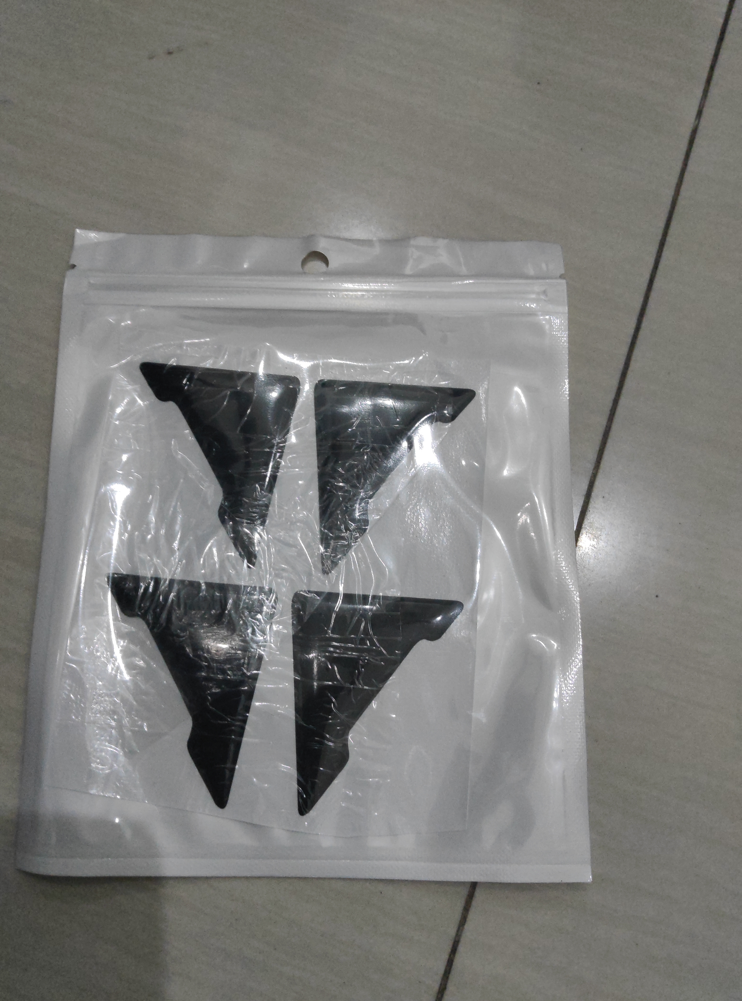 AM-70 KARET SUDUT PINTU HITAM